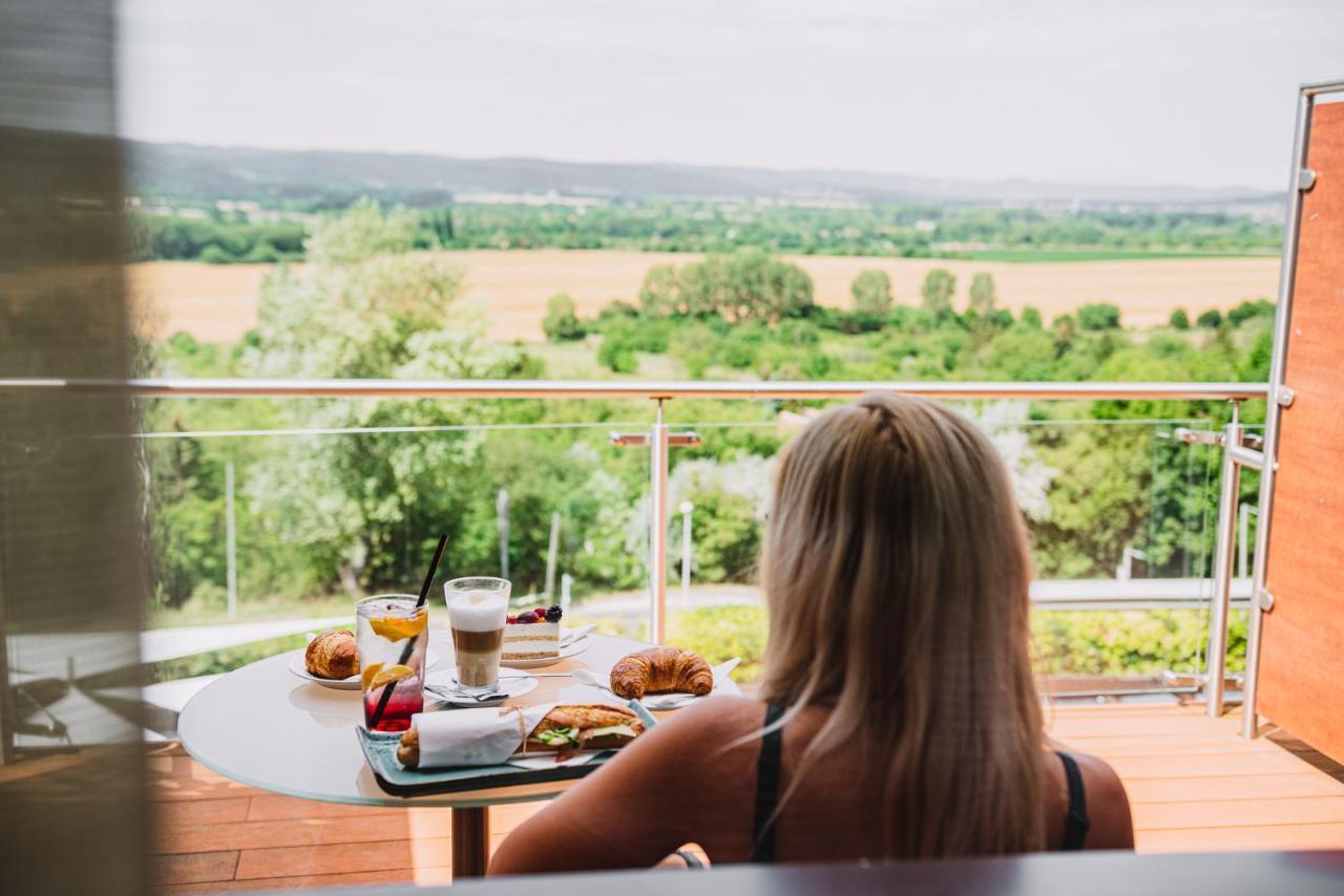 Wabi Hotel - Beauty & Dental Center Sopron Bagian luar foto